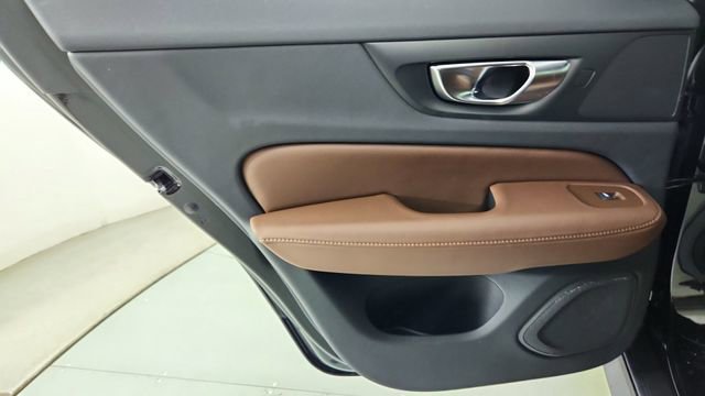 New 2026 Volvo V60 B5 Cross Country Plus w/ Protection Package Premier AWD/4WD image 27
