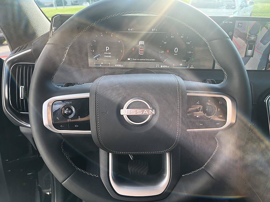 Certified 2025 Nissan Armada Platinum Reserve AWD/4WD image 17