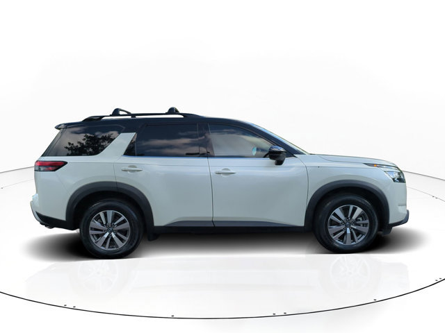 Used 2023 Nissan Pathfinder SL w/ Black Appearance Package image 3