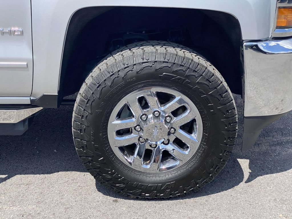 Used 2018 Chevrolet Silverado 2500 LT AWD/4WD image 45