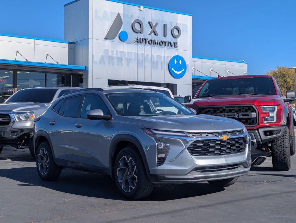 Used 2025 Chevrolet Trax LT w/ LT Convenience Package