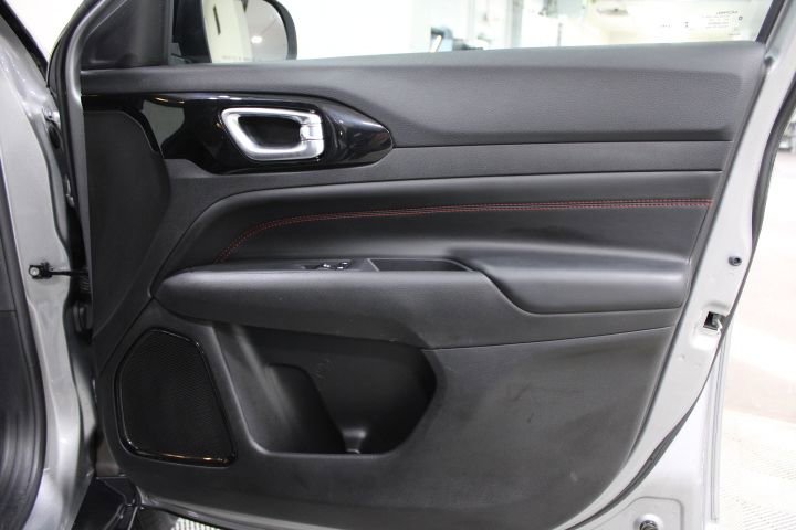 Used 2022 Jeep Compass Trailhawk image 25