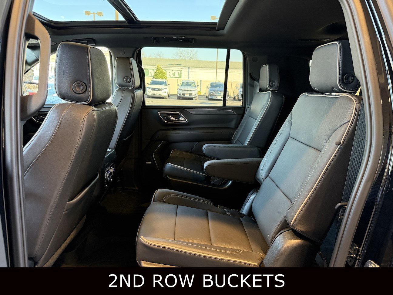 Used 2023 GMC Yukon XL SLT w/ SLT Luxury Package image 28