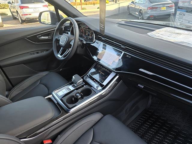 Used 2025 Audi Q7 3.0T Prestige w/ Prestige Package image 25