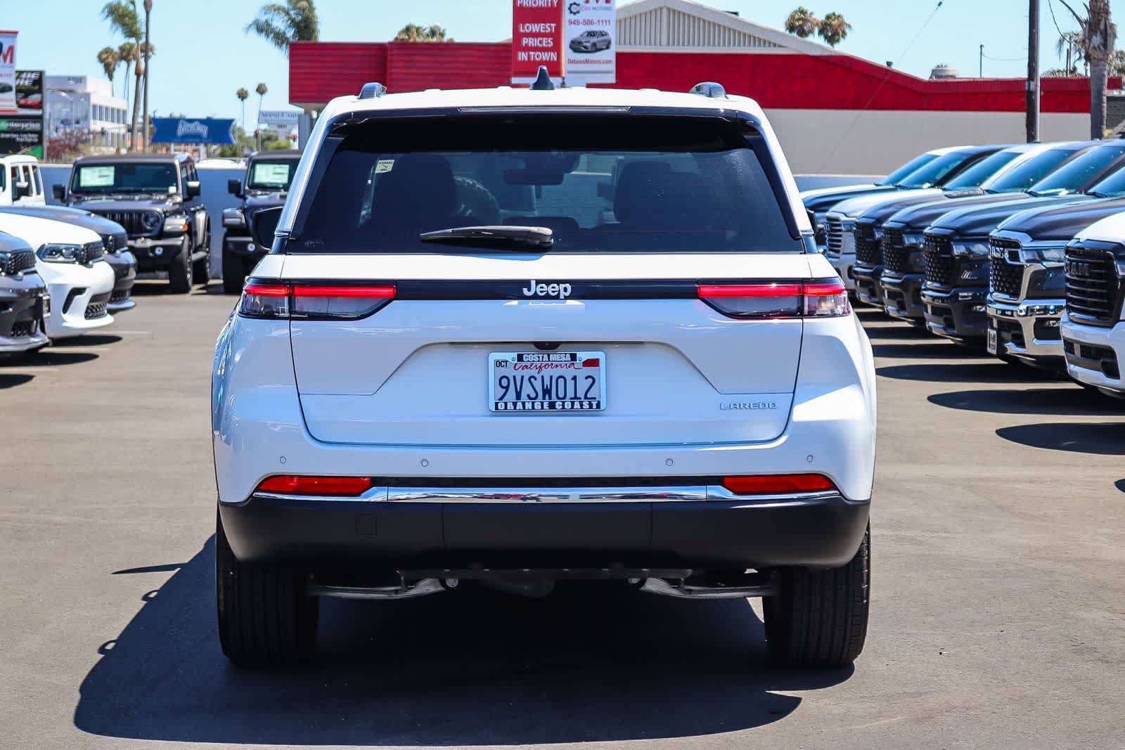 Used 2025 Jeep Grand Cherokee Laredo X RWD image 5