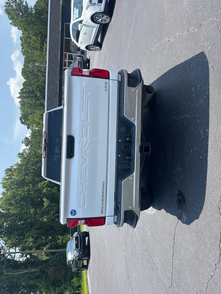 Used 2020 Chevrolet Silverado 2500 LTZ w/ LTZ Premium Package AWD/4WD image 5