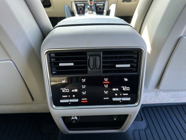 Used 2023 Porsche Cayenne S Platinum image 33