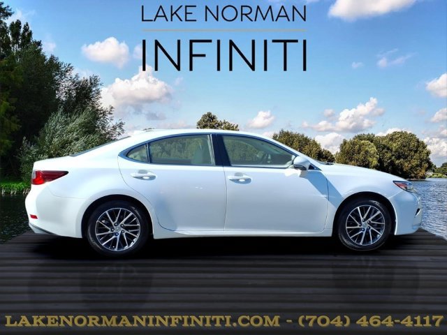 Used 2016 Lexus ES 350 w/ Luxury Package w/Wood Trim FWD image 26