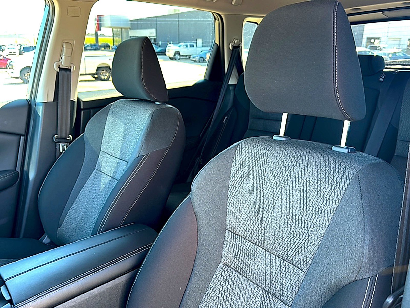 Used 2025 Nissan Rogue SV image 14