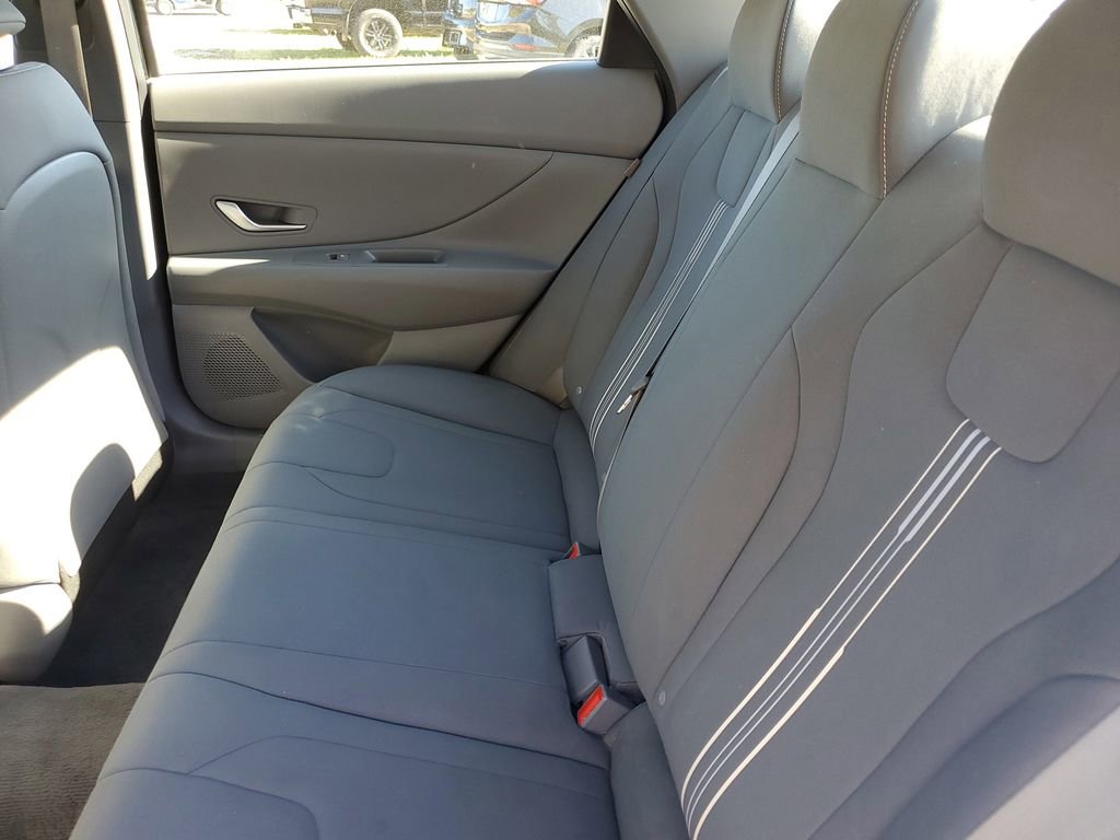 Used 2024 Hyundai Elantra SEL FWD image 12