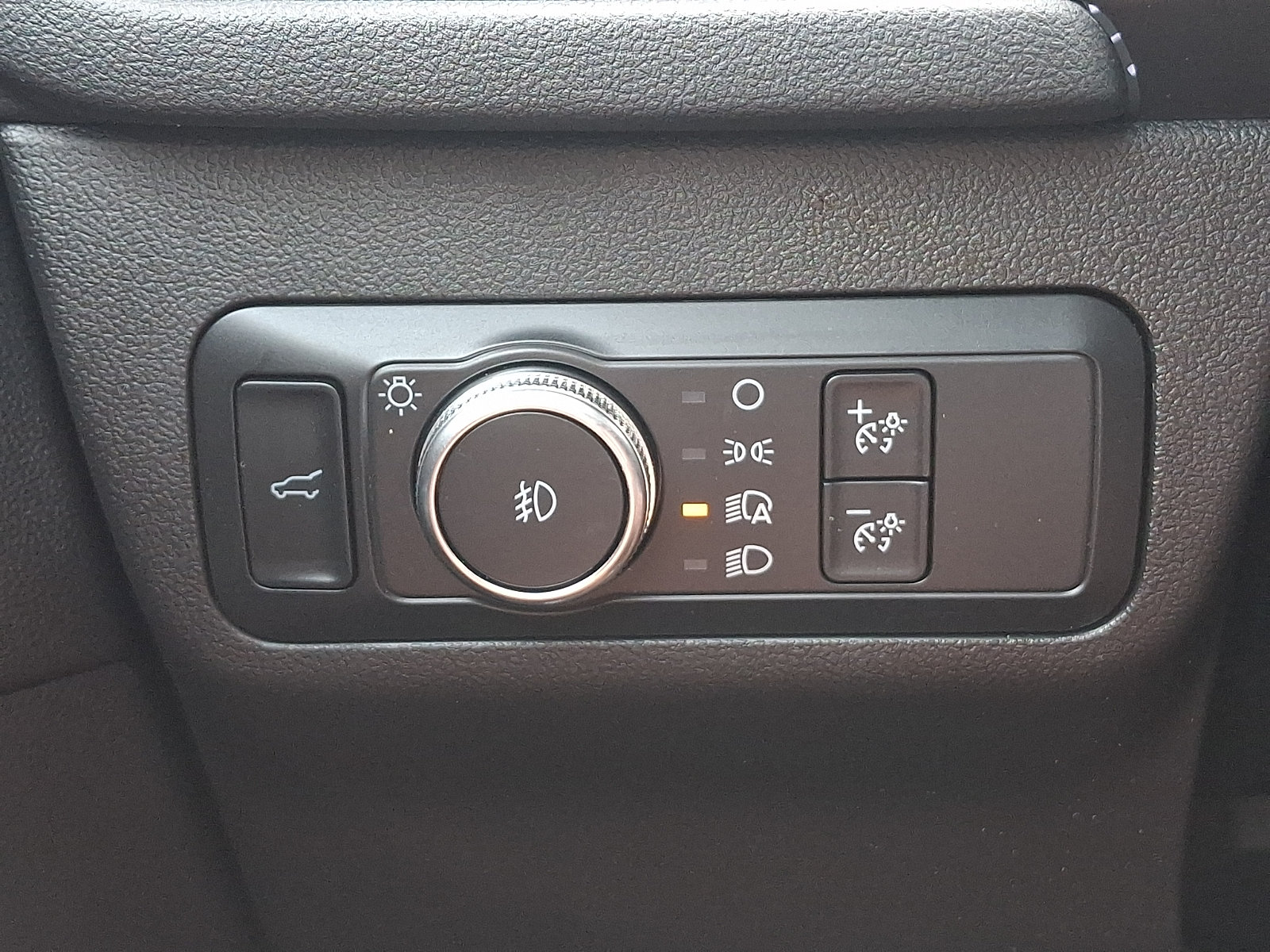 Certified 2020 Ford Escape SEL FWD image 24