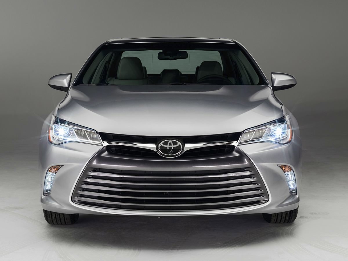 Used 2016 Toyota Camry XLE w/ Advanced Technology Package FWD image 1