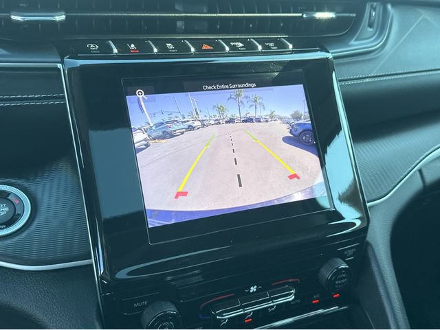 Used 2024 Jeep Grand Cherokee Laredo X w/ Trailer Tow Package image 9