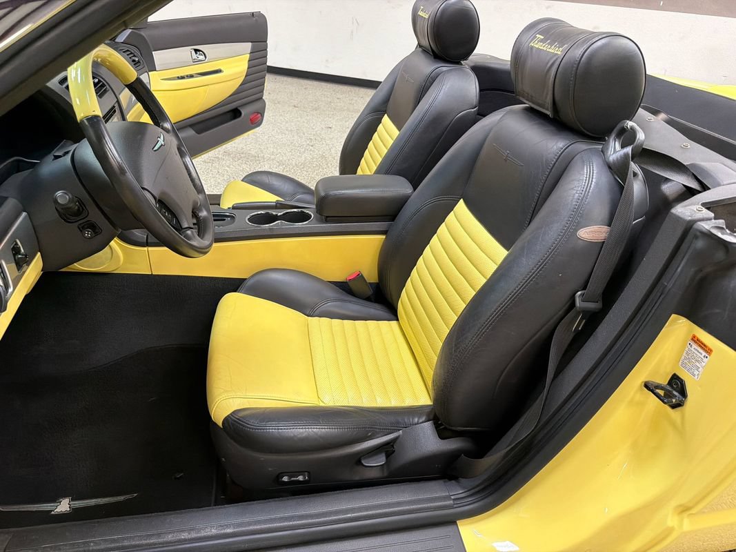 Used 2002 Ford Thunderbird RWD image 28
