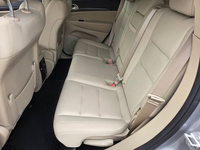 Used 2019 Jeep Grand Cherokee Laredo image 11