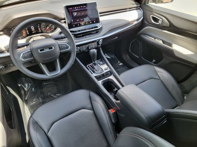 Certified 2024 Jeep Compass Latitude AWD/4WD image 38