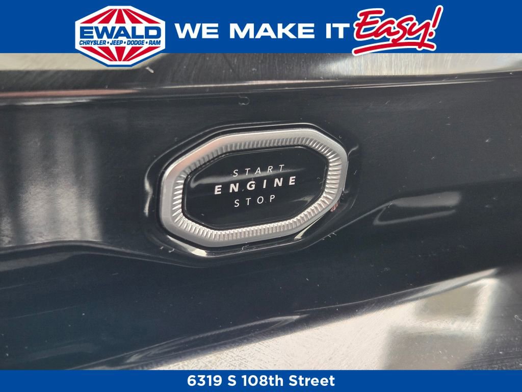 New 2026 Jeep Grand Cherokee Altitude image 9