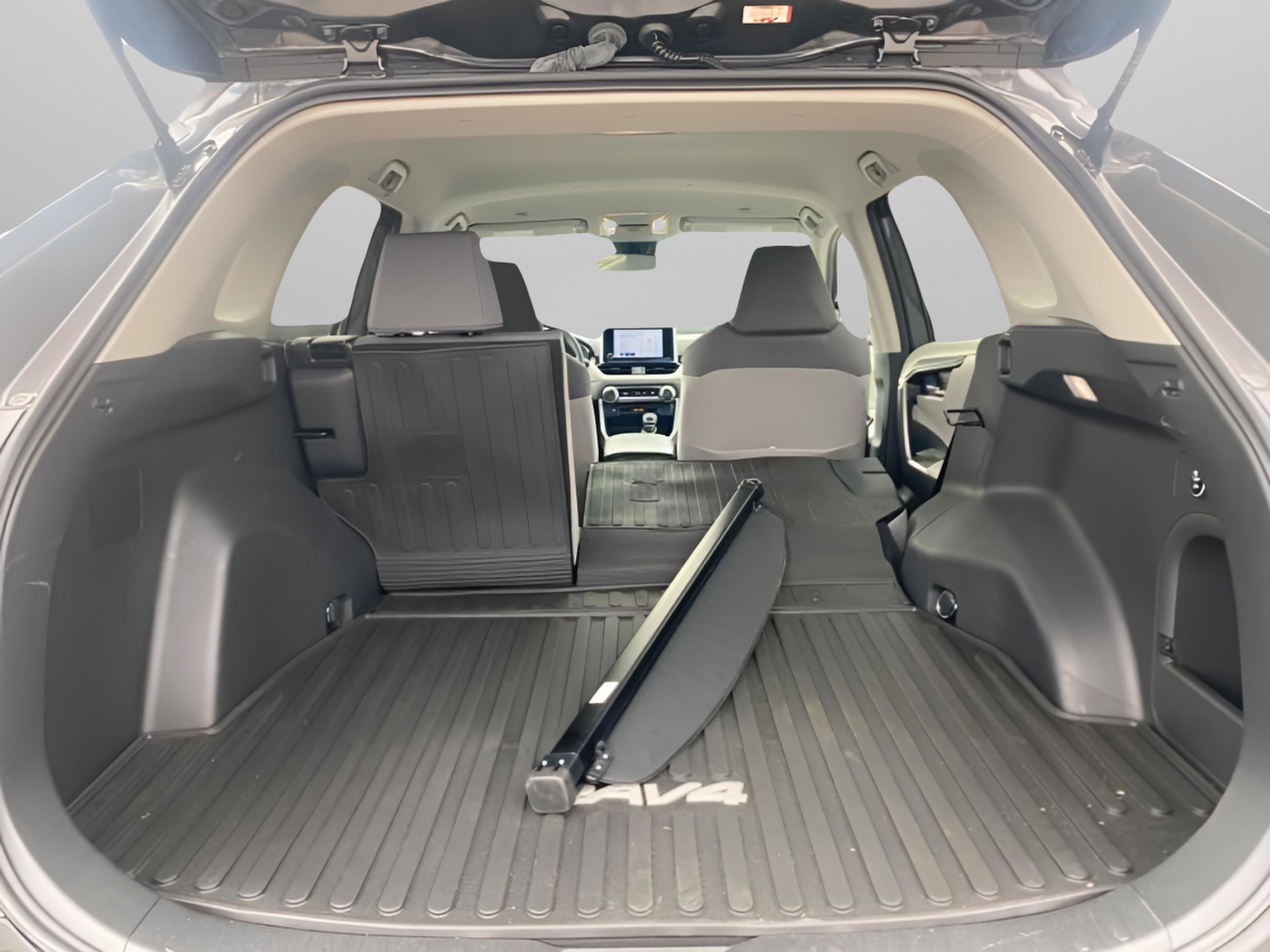 Used 2024 Toyota RAV4 XLE image 30