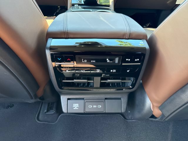 Certified 2026 Acura MDX w/ Advance Package AWD/4WD image 14