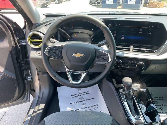 Used 2026 Chevrolet Trax LT w/ Driver Confidence Package FWD image 23