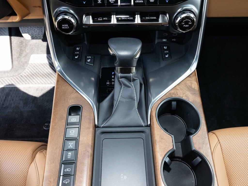 Used 2025 Lexus LX 600 4WD w/ Accessory Package (2T) image 39
