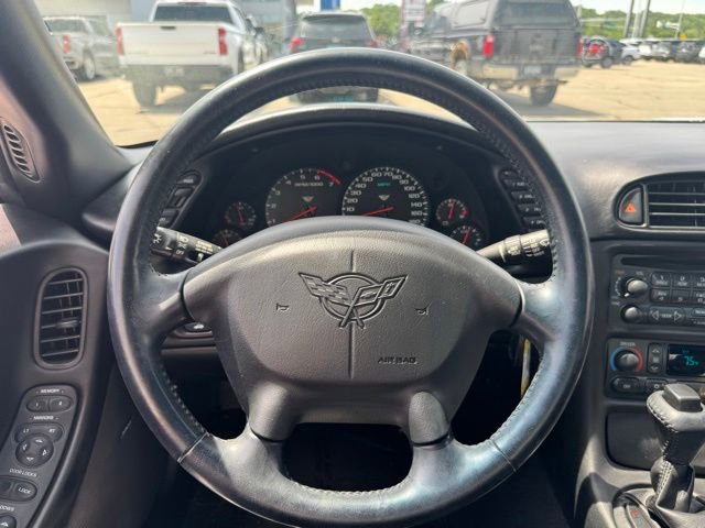 Used 2004 Chevrolet Corvette Coupe w/ Preferred Equipment Group RWD image 17