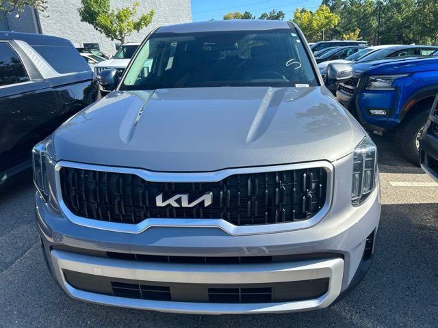 Used 2024 Kia Telluride LX FWD image 8