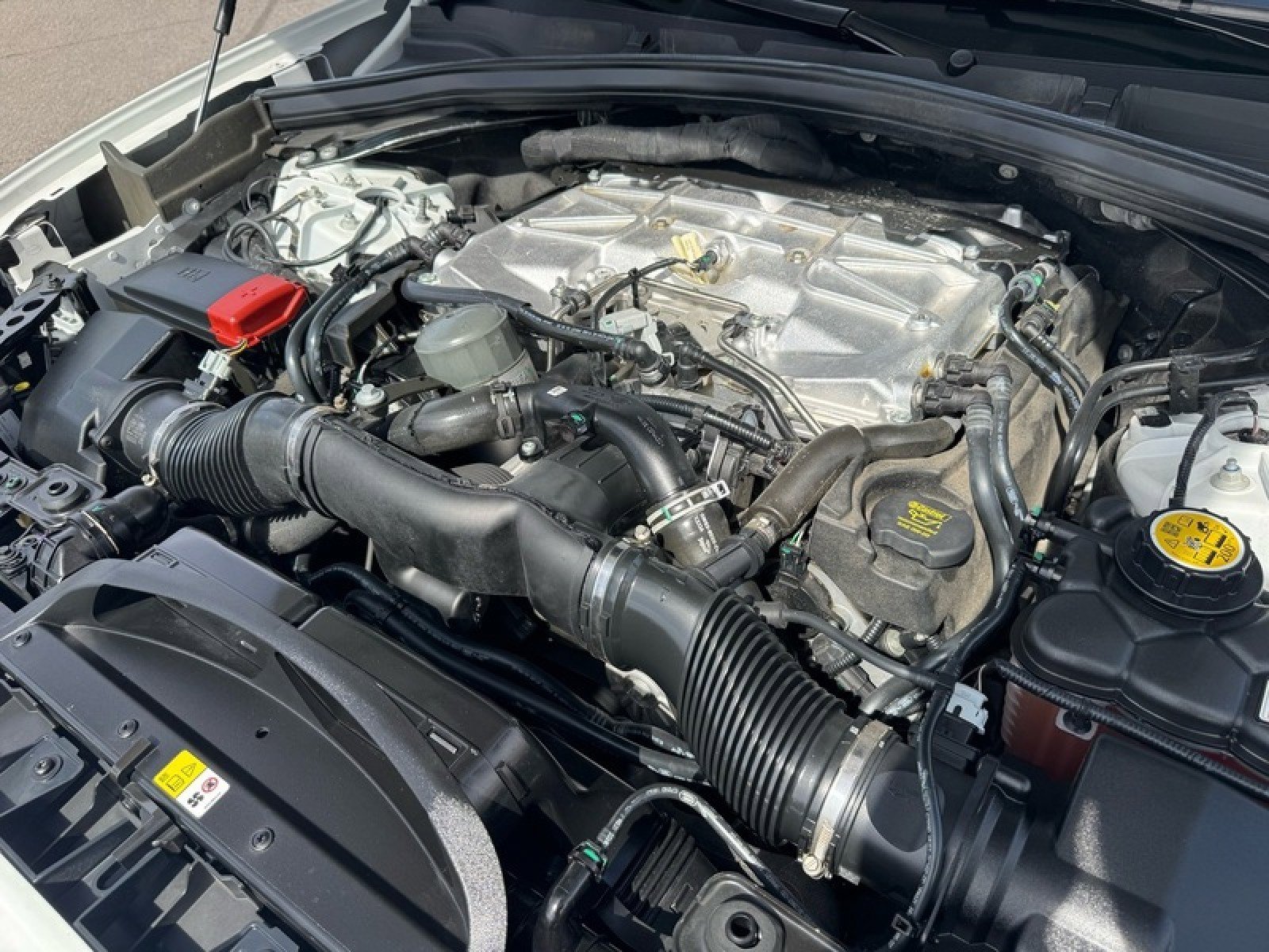 Used 2023 Jaguar F-PACE SVR image 27