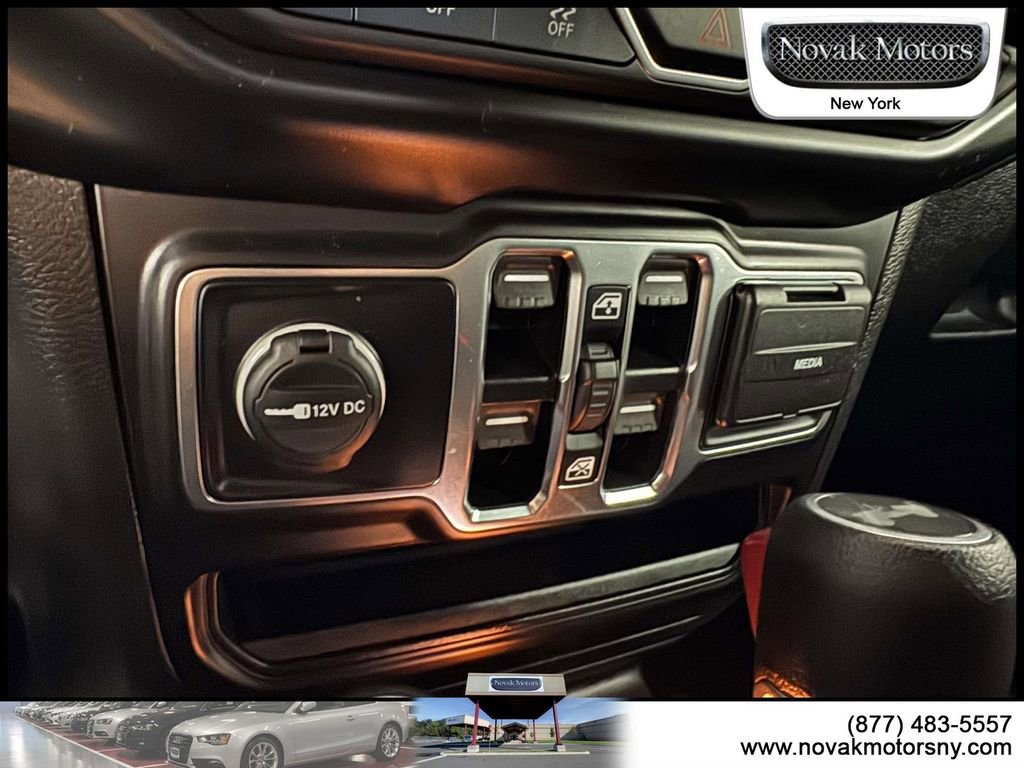 Used 2022 Jeep Wrangler Unlimited Sport AWD/4WD image 21