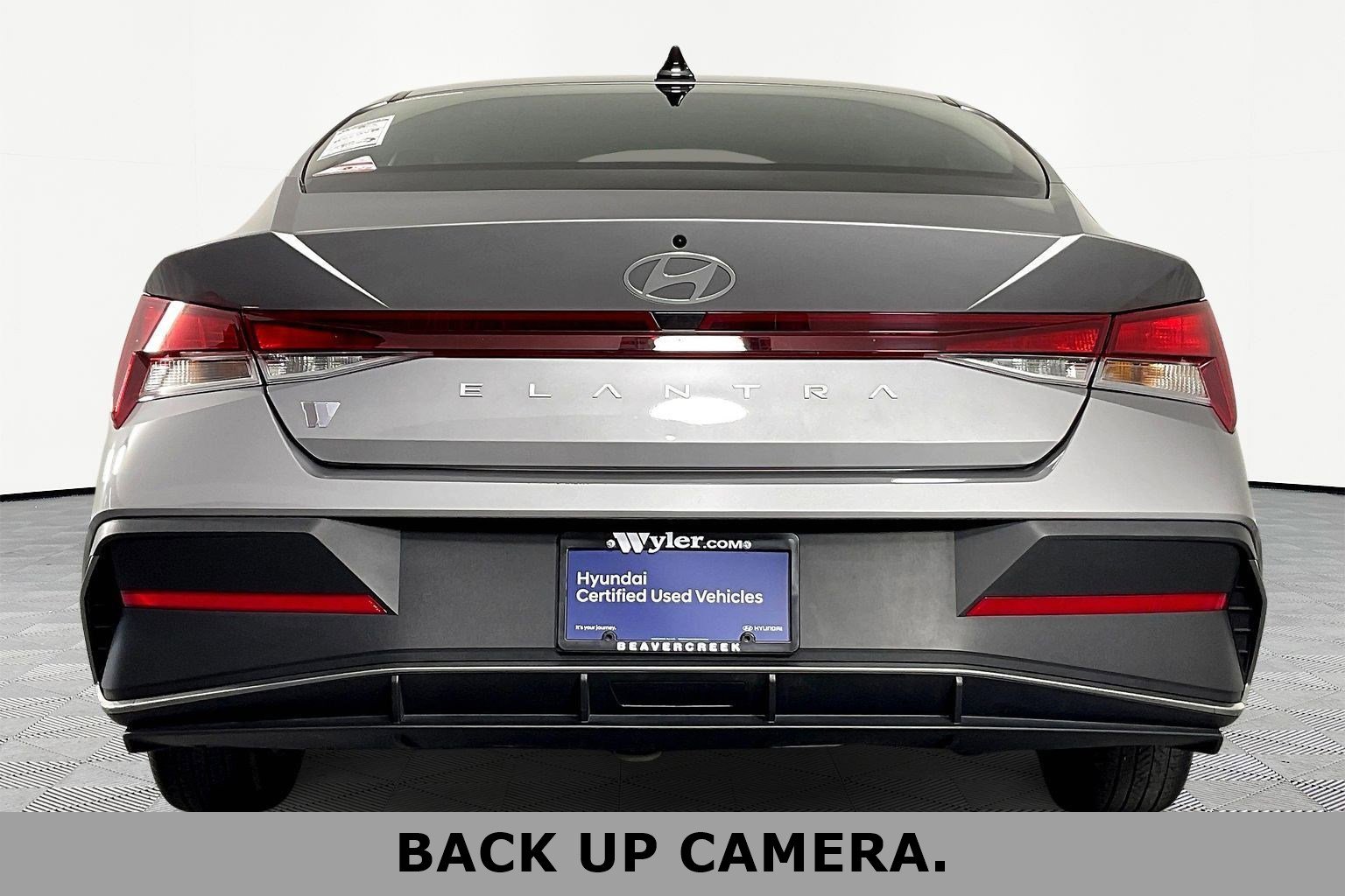 Used 2025 Hyundai Elantra SE FWD image 5