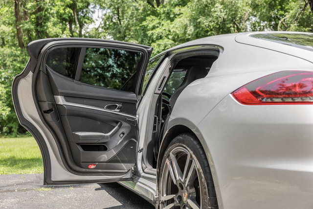 Used 2016 Porsche Panamera GTS AWD/4WD image 46