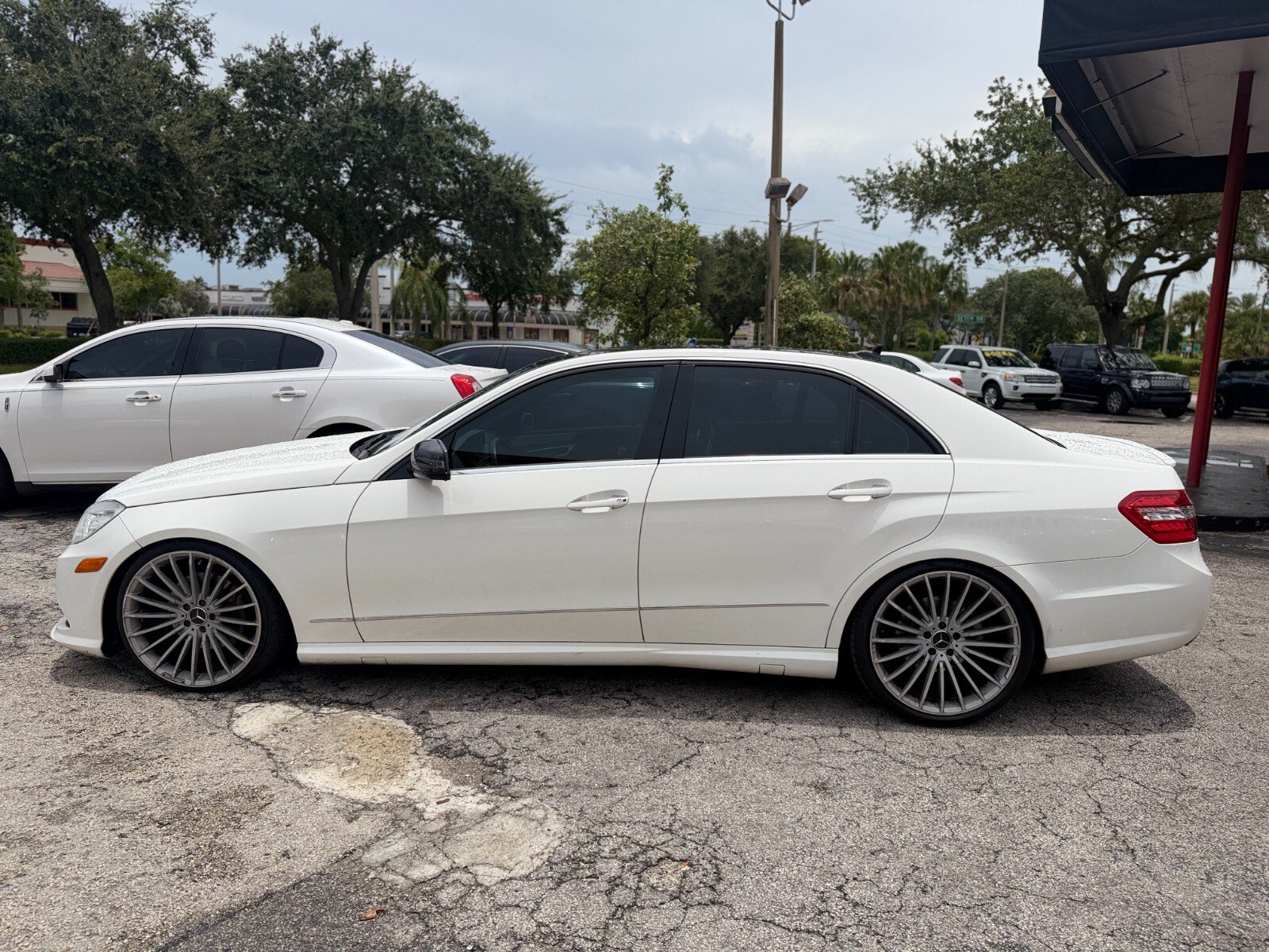 Used 2013 Mercedes-Benz E 350 4MATIC Sedan image 2