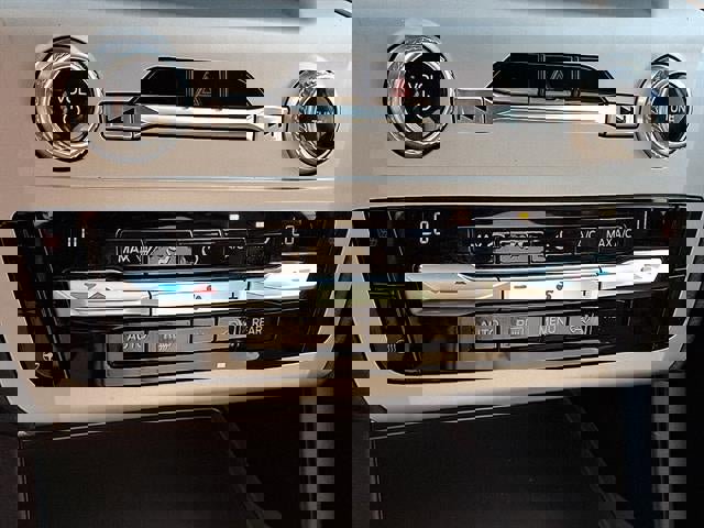 Used 2021 Ford Explorer XLT w/ Equipment Group 202A image 17