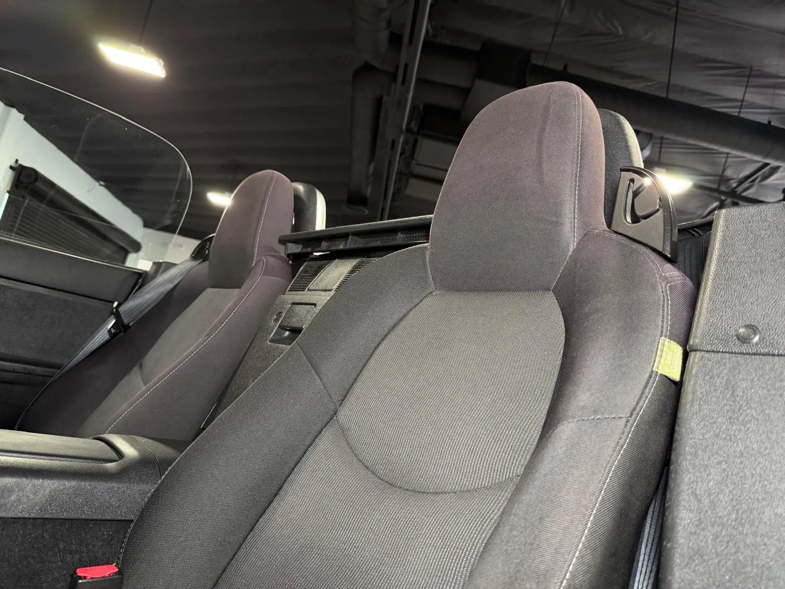 Used 2010 MAZDA MX-5 Miata Touring w/ Suspension Pkg RWD image 23