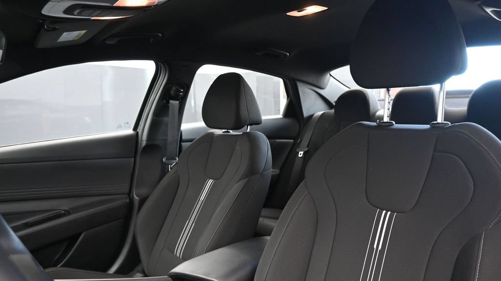 Certified 2025 Hyundai Elantra Sport FWD image 24
