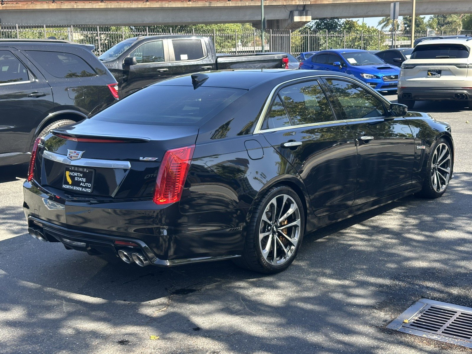 Used 2016 Cadillac CTS V Sedan w/ Luxury Package RWD image 8