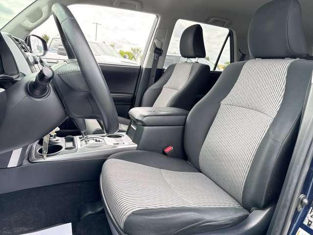 Used 2016 Toyota 4Runner SR5 AWD/4WD image 11