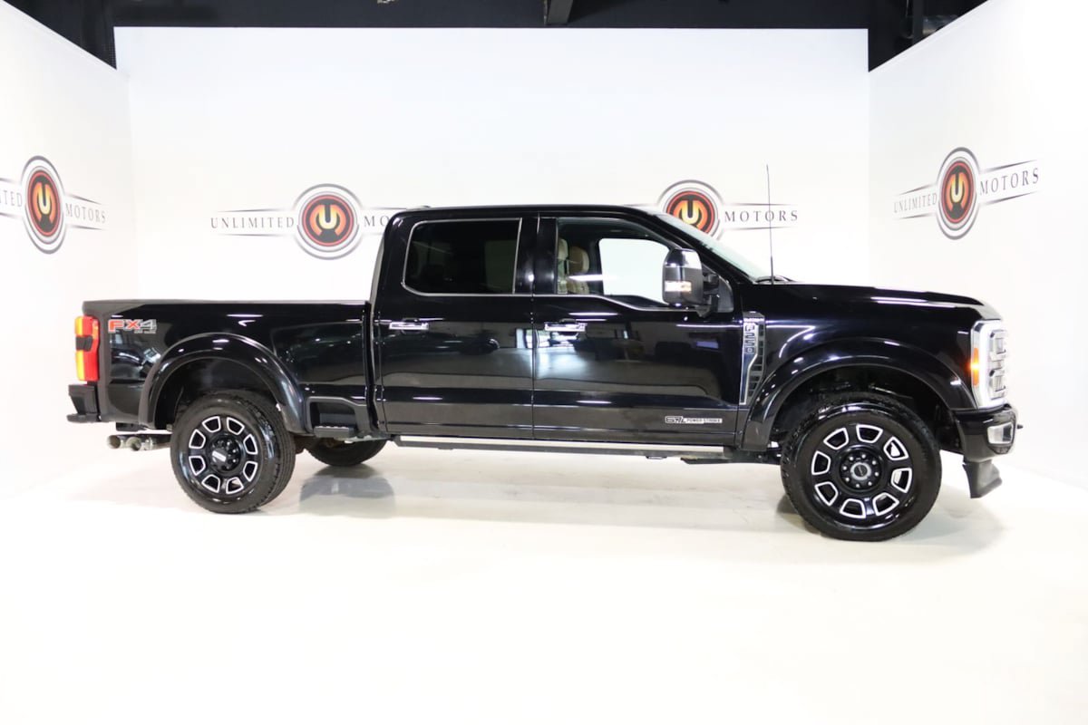 Used 2023 Ford F250 Platinum w/ FX4 Off-Road Package AWD/4WD image 41