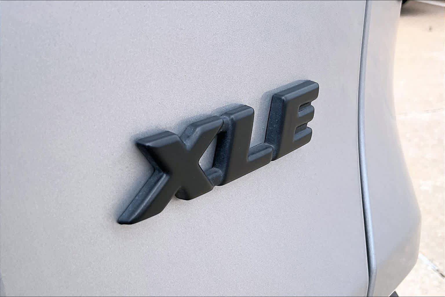 Used 2025 Toyota RAV4 XLE w/ Convenience Package FWD image 10