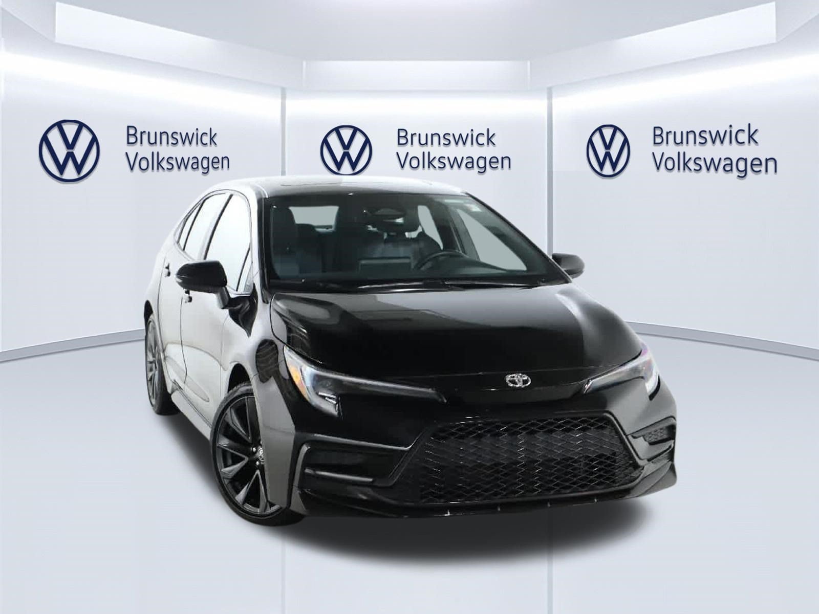 Certified 2024 Toyota Corolla SE w/ SE Premium Package FWD image 2