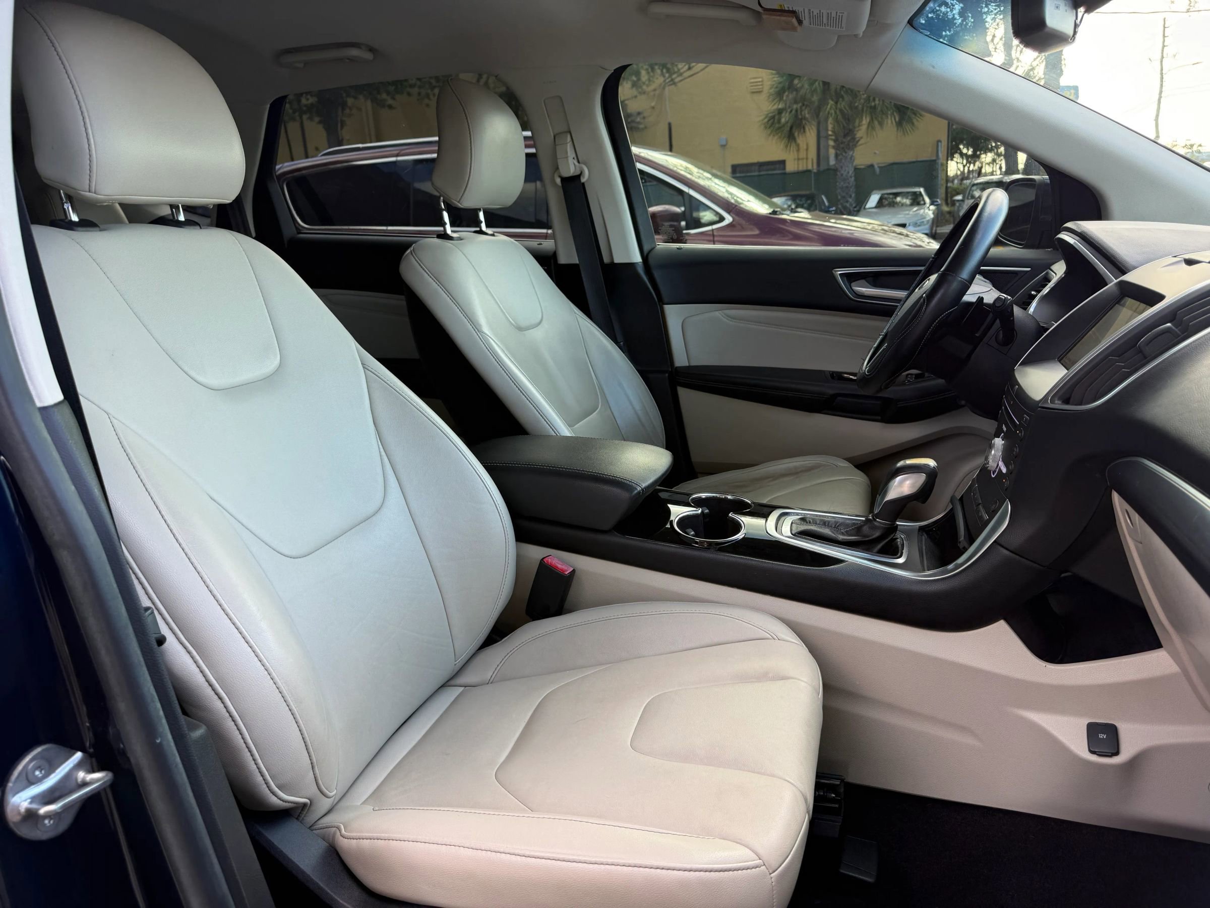 Used 2017 Ford Edge Titanium w/ Technology Package AWD/4WD image 17