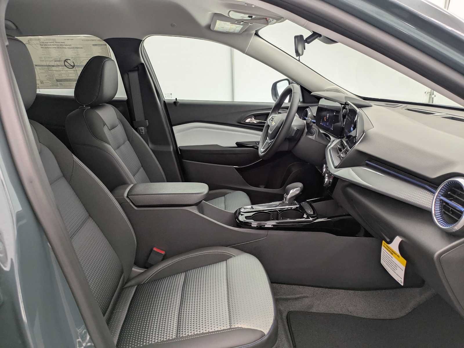 New 2026 Chevrolet Trax LT w/ Driver Confidence Package FWD image 22