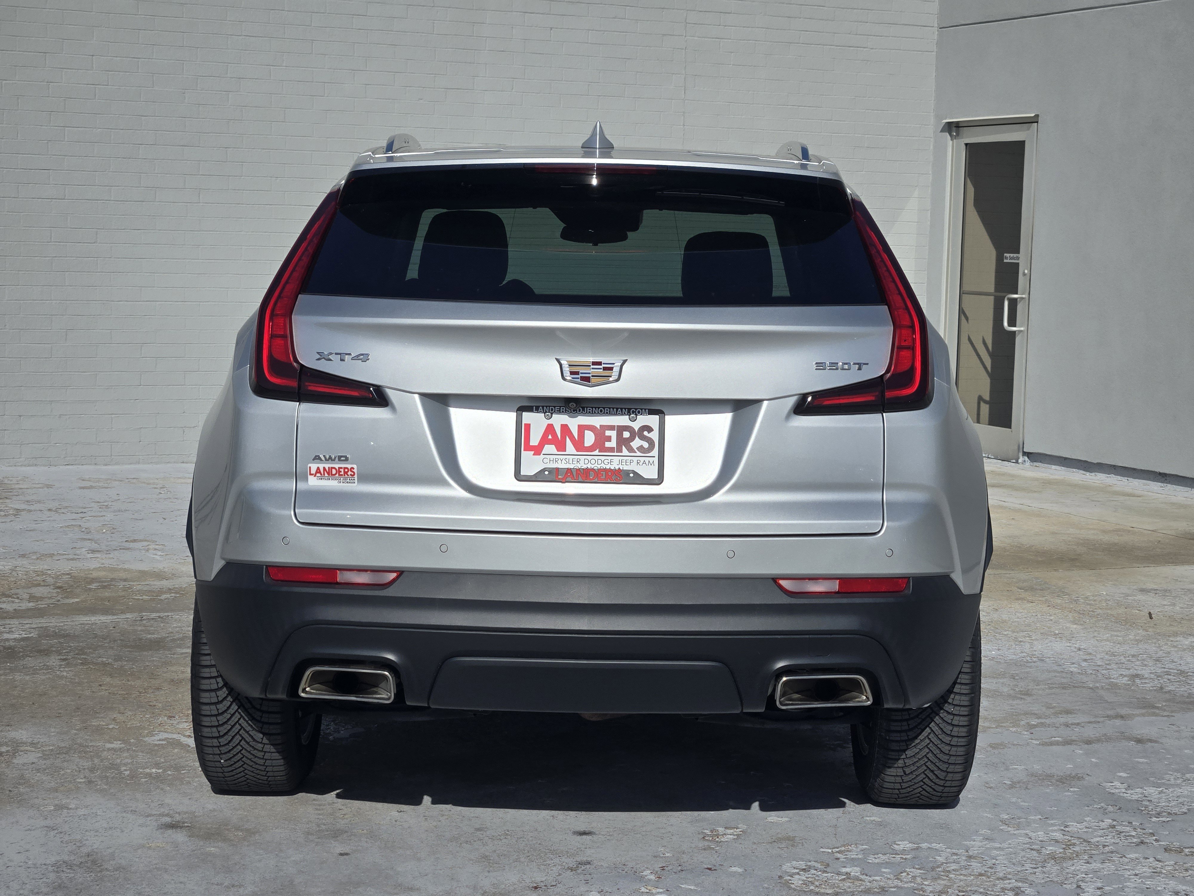 Used 2022 Cadillac XT4 Luxury w/ Cold Weather Package image 6