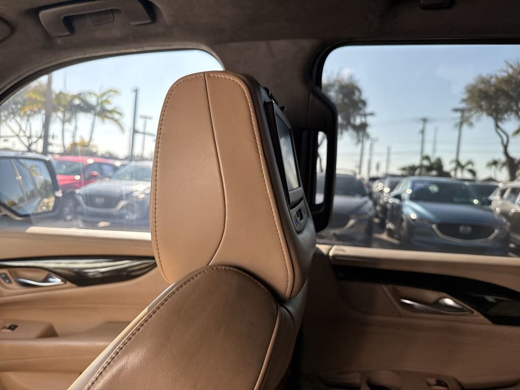 Used 2019 Cadillac Escalade Platinum w/ Escalade Sport Edition image 16
