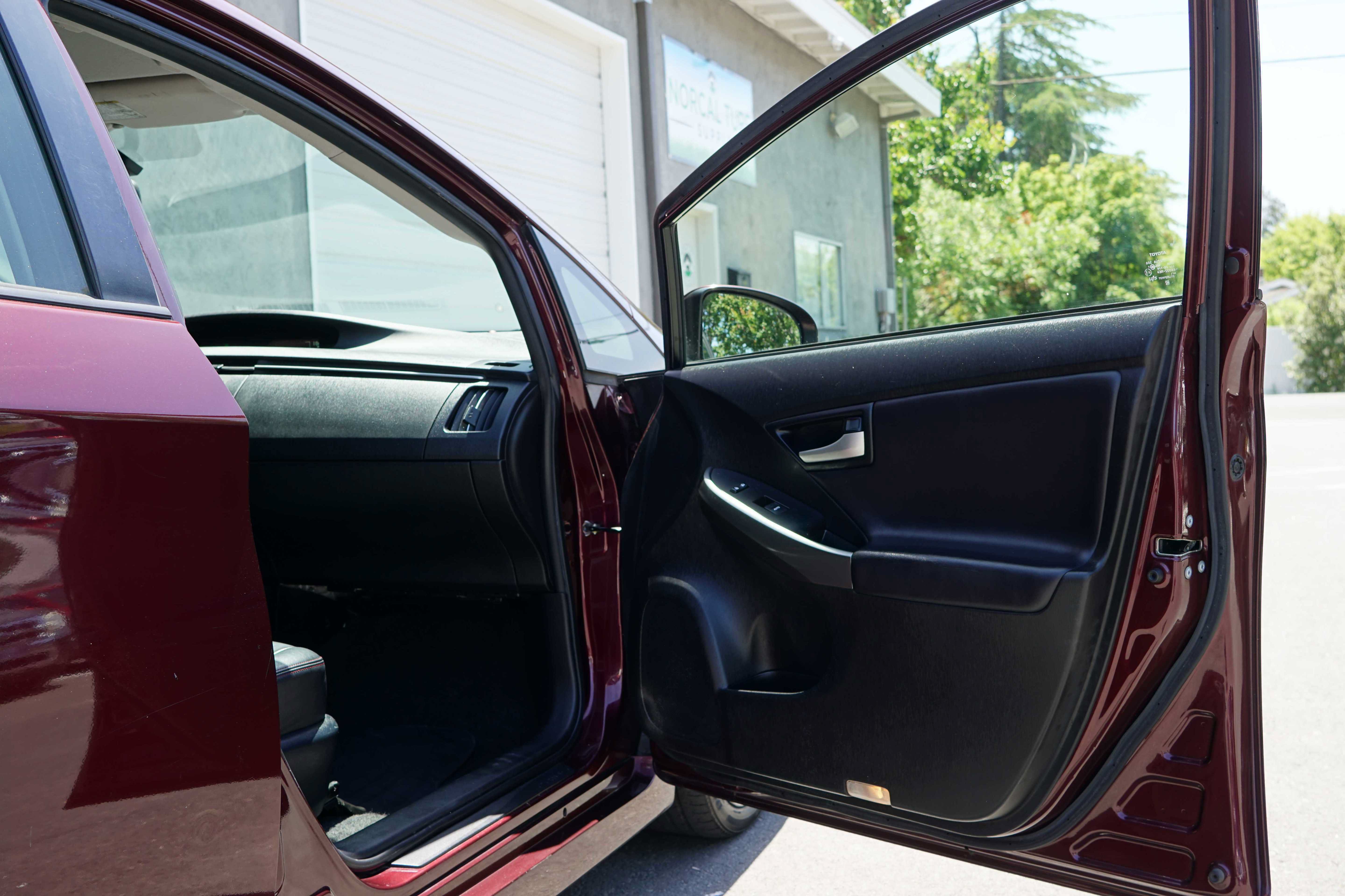 Used 2013 Toyota Prius Persona Series FWD image 30