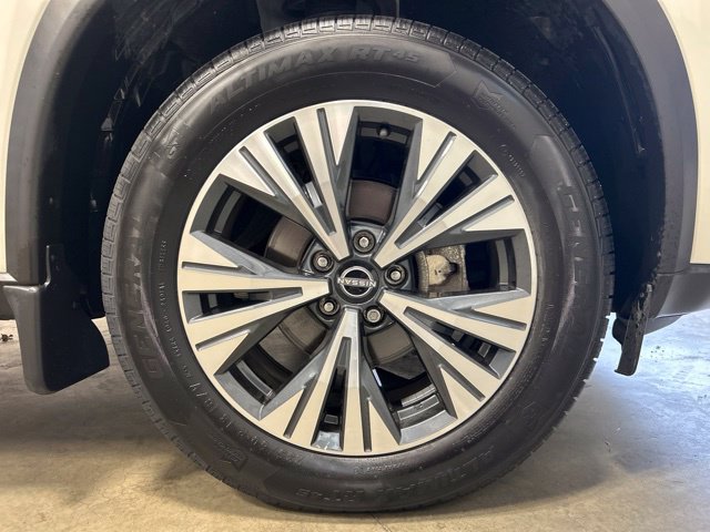 Used 2023 Nissan Rogue SV AWD/4WD image 11