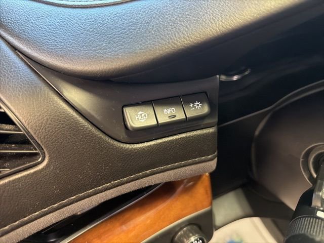 Used 2016 Cadillac Escalade ESV Luxury image 16