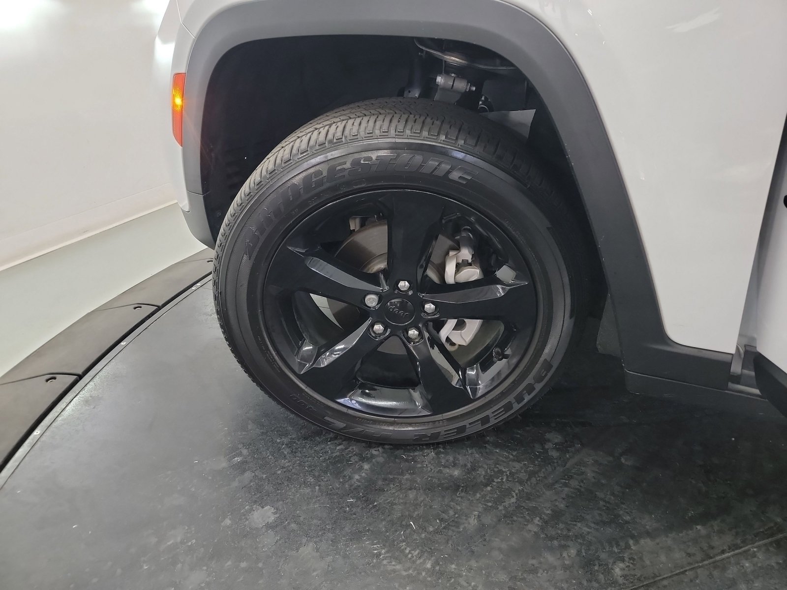 Used 2023 Jeep Grand Cherokee Altitude AWD/4WD image 22