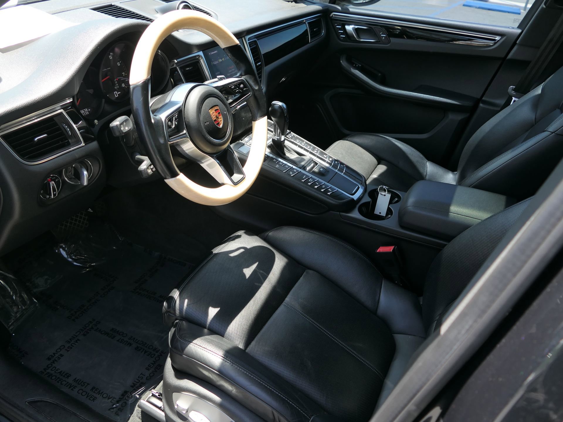 Used 2018 Porsche Macan Sport Edition w/ Premium Package Plus AWD/4WD image 12
