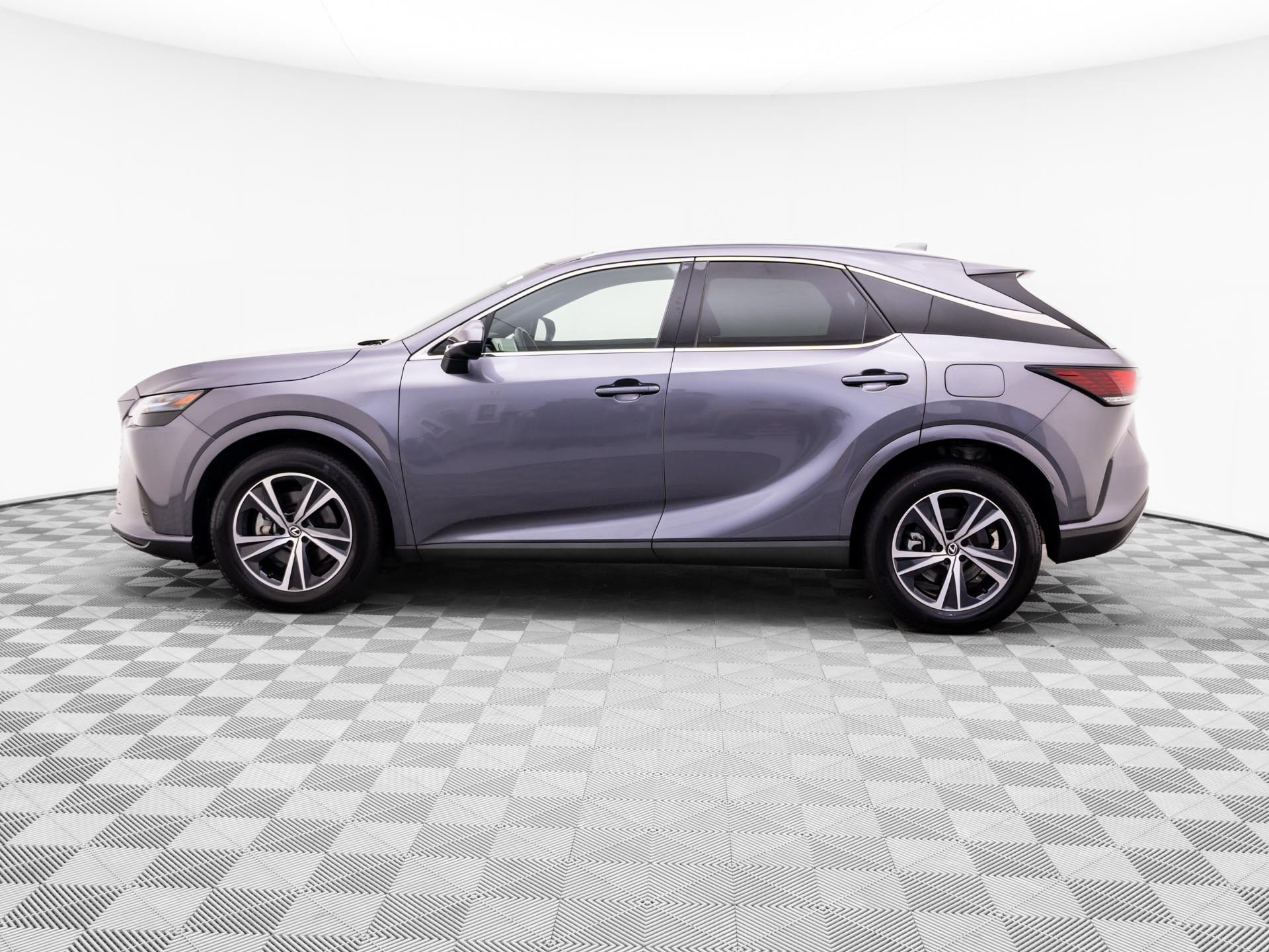Used 2023 Lexus RX 350 Premium w/ Accessory Package AWD/4WD image 2